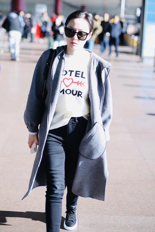 有一种“奶胖”叫张靓颖，虽然衣服变得“肉滚滚”，可仍招人喜欢