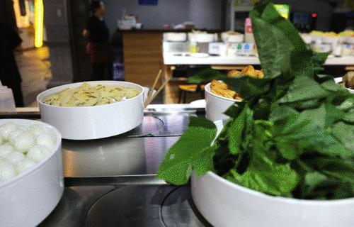 加盟什么美食好（餐饮行业现在可以加盟吗）