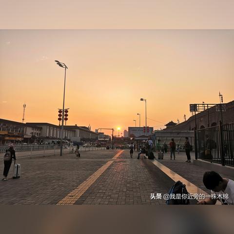 西安市路灯什么颜色好看
