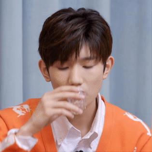 足球运动员训练会练吐嘛的长尾关键词有什么