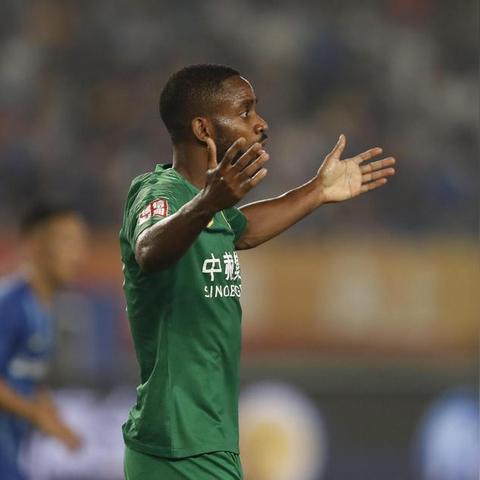 足球怎么打出高射炮