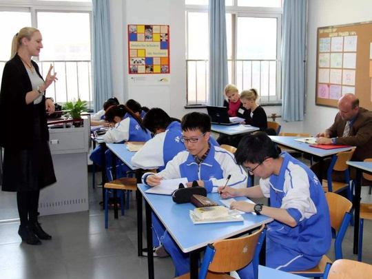 报考大学专业这两类别忽视，一类热门有前途，另一类冷门好就业