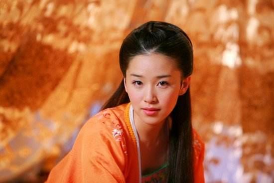 姓伊的宝宝怎么起名(渃伊女孩起名的含义)