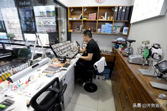 直播10个月，销售额超过1000万元赵兴民靠“二奢手表”在快手实现二次创业