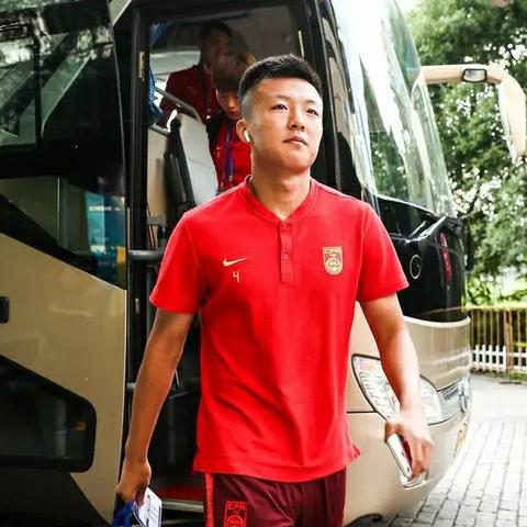 国际足球运动员工资的长尾关键词有哪些