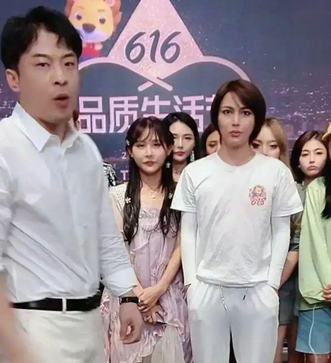 【ks流量自助下单
 /24小时自助下单流量卡】