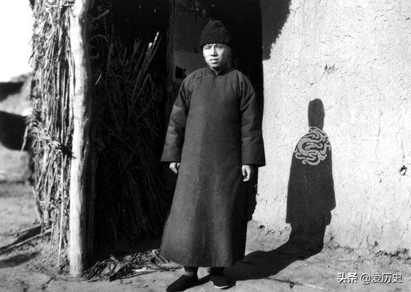 姓冯女宝宝怎么起名(大轰炸10月26日上映)
