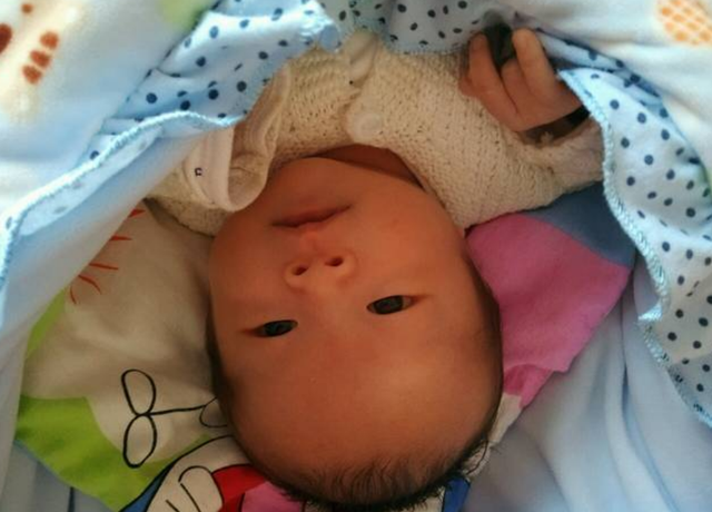 喝母乳的宝宝容易放屁带屎吗