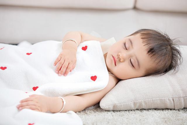 新生儿睡眠少怎么办