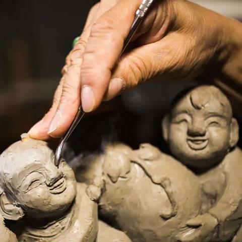 武汉一职和财贸哪个好？