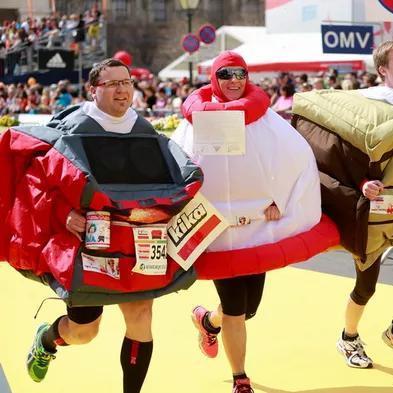 飙车小游戏（飙车激情，一款独特的飙车小游戏）