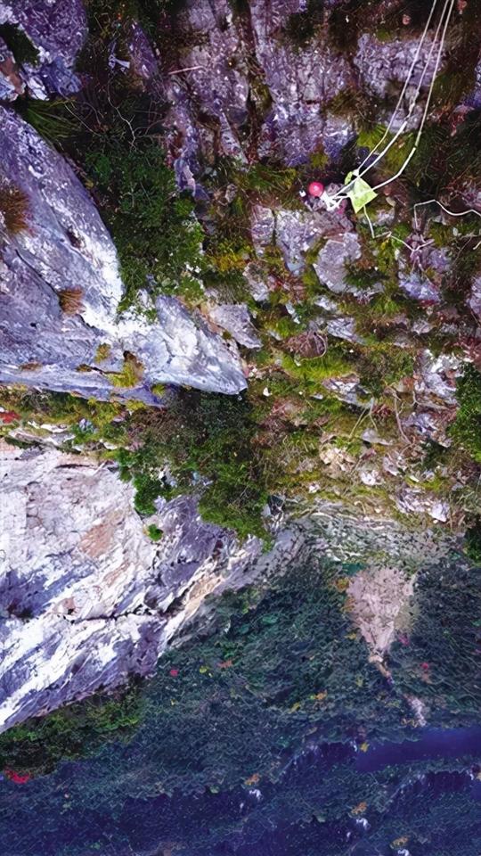 一绳两端，千米悬崖上的“生死恋”：8年5000次以命相托，这对“蜘蛛人”夫妻太好哭了