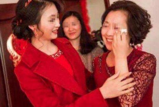 故事：婚后婆婆给我一家店，我觉得奇怪，老公说的一句话，我懵了