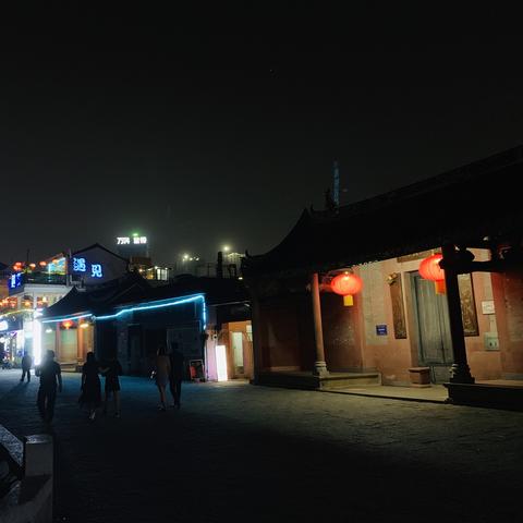 东莞市最豪华酒吧在哪里