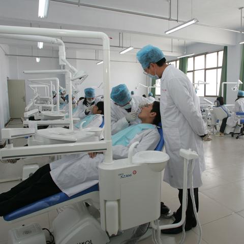 济南市哪个医院推拿按摩比较好