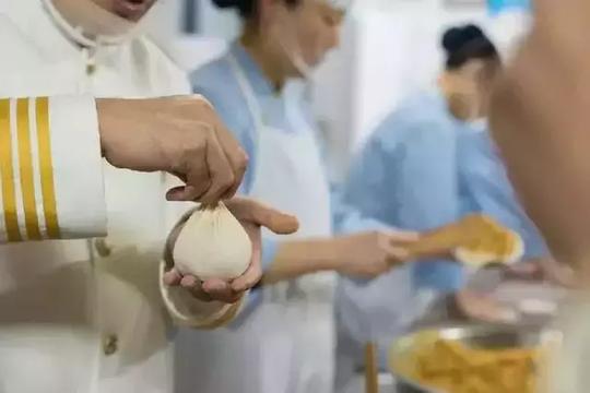 生意难做的不只小餐馆，为什么生意红火的麦当劳也关门了？