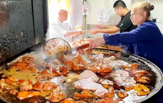 美食店里卖什么好（想开一个小吃店）