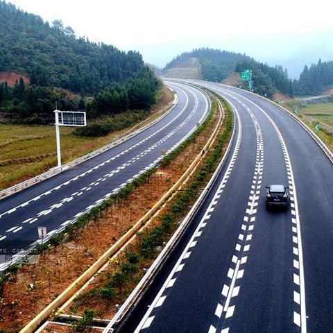 南宁机场大巴有没有到钦州的？我要去钦州怎么走？