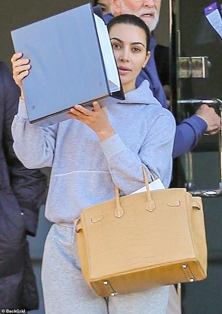 经常坐办公室的女性如何护理自己的皮肤 经常坐办公室的女性如何护理自己的皮肤