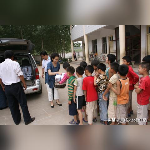 周口市党员教师工资多少