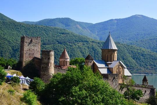 世界上最冷门的旅游国家之一，风光旖旎、自然景观丰富