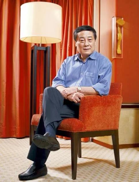 “孤狼”钟睒睒：曾是泥瓦匠，给宗庆后打过工，今卖水成中国首富
