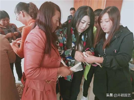 扶贫攻坚“青岛在行动”“巧手村姑”创业项目走进甘肃白银