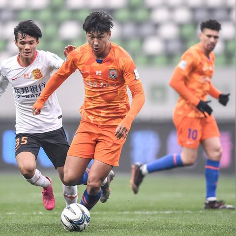 足球运动员反对降薪的长尾关键词有什么