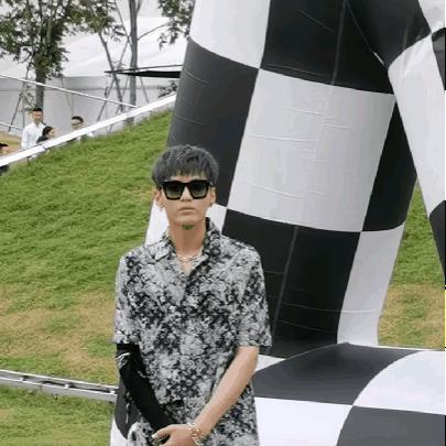 厦门lv快闪白敬亭的相关长尾关键词有哪些