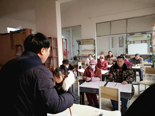“匠心福禄——葫芦文创助残创新创业”项目举行书法艺术培训活动