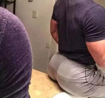 翘臀撸管健身运动表情