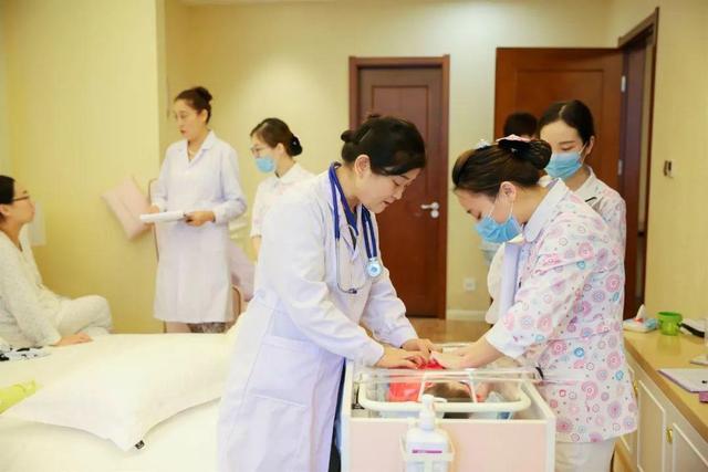 来月经可以给宝宝喂奶吗 来月经可以给宝宝喂奶吗