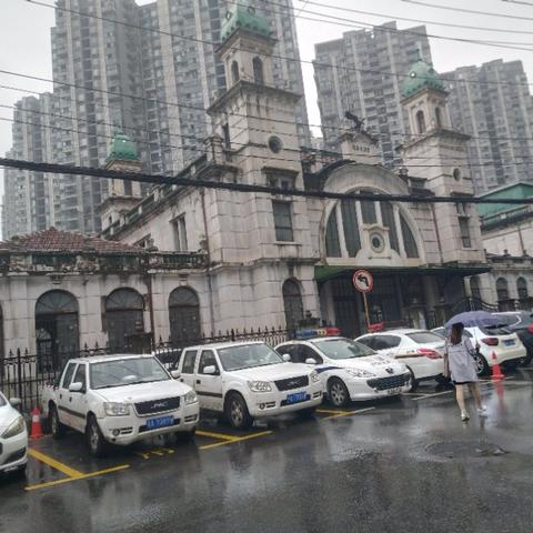 武汉的那条街比较繁华？