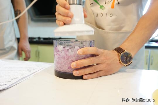 开轻食店创业你想好没？食课studio用十年餐饮经验，带你走近轻食