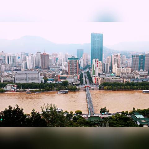 兰州市与乌鲁木齐哪个大