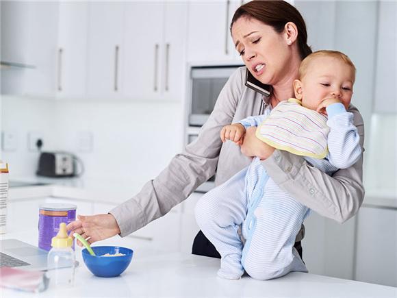 两个月的宝宝为什么喜欢竖抱