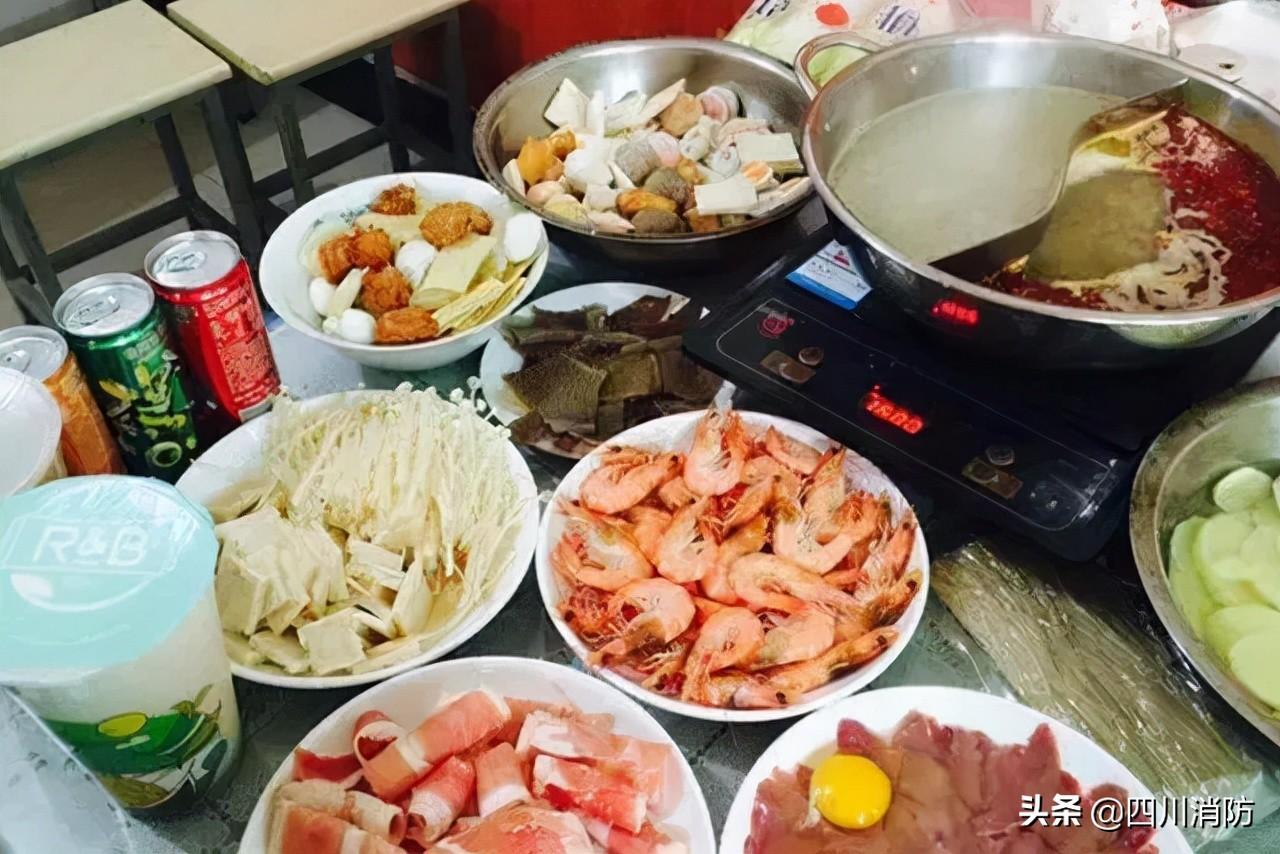 电磁炉突然断电是怎么修