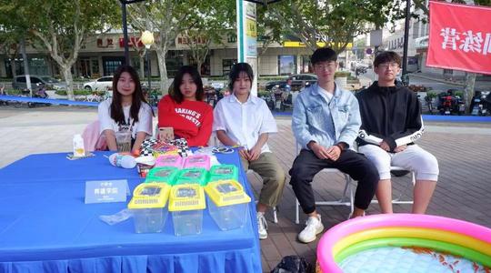 大学生创业者遭遇“设摊”考验宝山第12届大学生创业训练营创赢学院开训