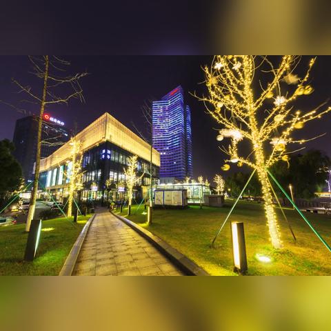 宁波市哪个街最繁华热闹