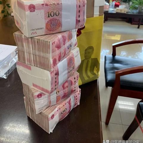 请问武汉和常州比较哪个城市经济发达些?消费水平高？