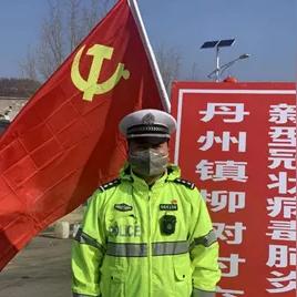 为什么执行法官穿警服？
