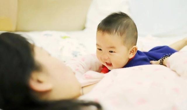 婴儿什么时候开始说话