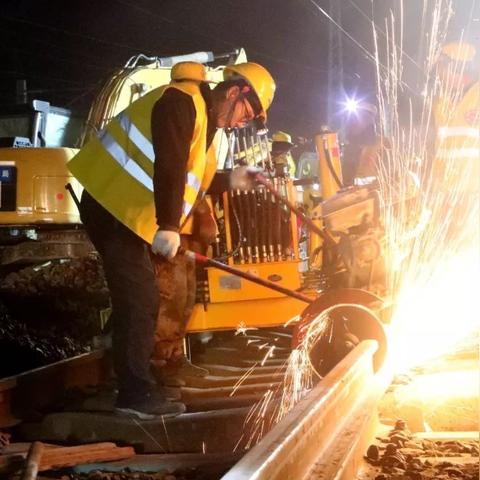 济南市胶济铁路在哪里建