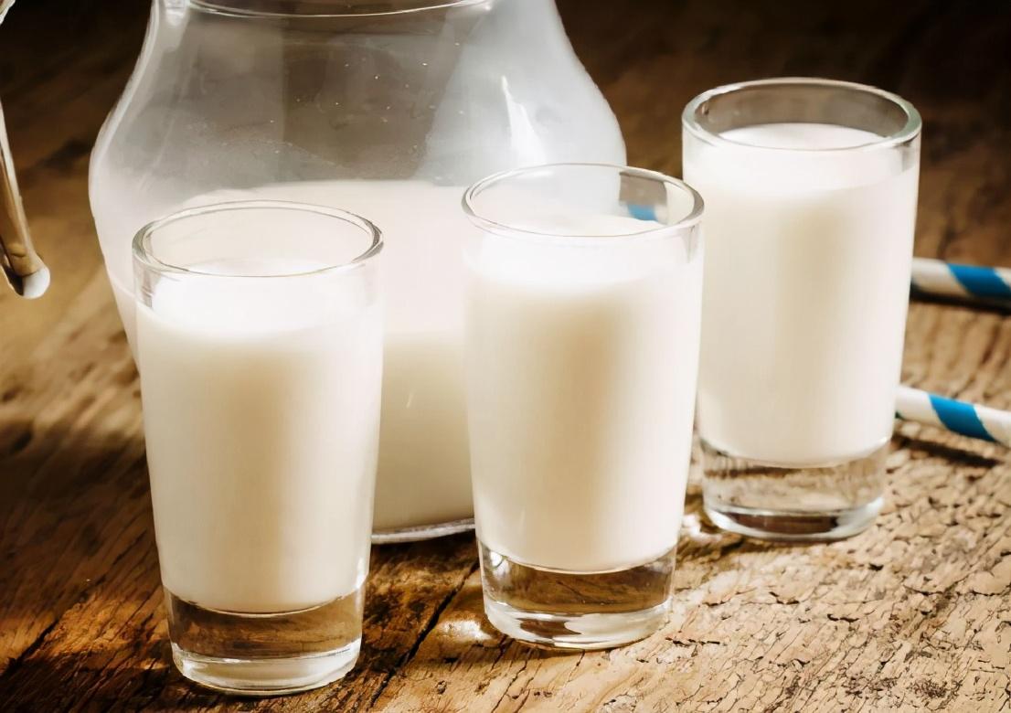 高血压能吃全脂乳粉吗(冠心病患者可以喝牛奶吗)