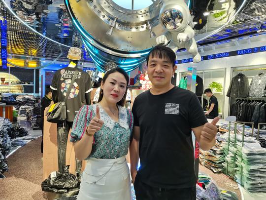 郑漂夫妻卖衣服在郑州买了10几套房！用这一招，年销售额从2000万元增至4000万元