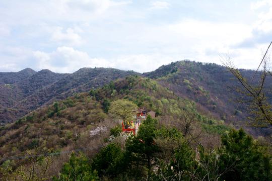山巅古寺，云雾胜境