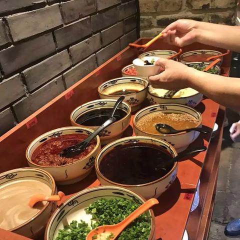 火锅店招聘服务员成都市的长尾关键词有什么