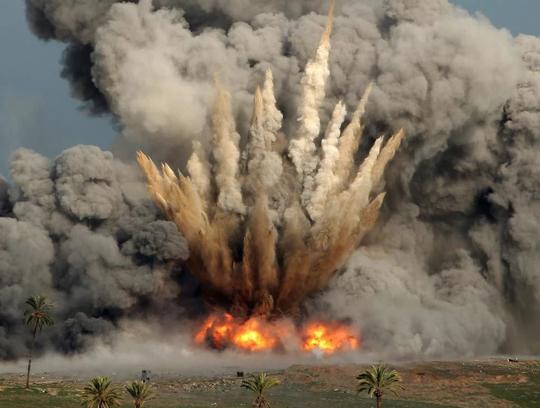 【绘画参考】蘑菇云等爆破场景的爆炸瞬间画面？（场景素材）