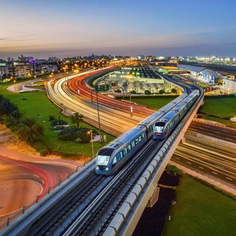 广东深圳位于湖南永州的什么方向？