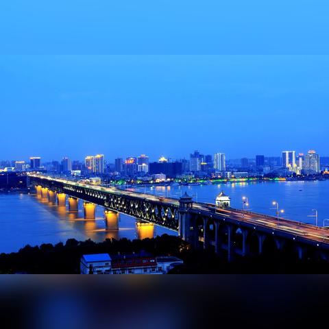 长沙市和郑州哪个大